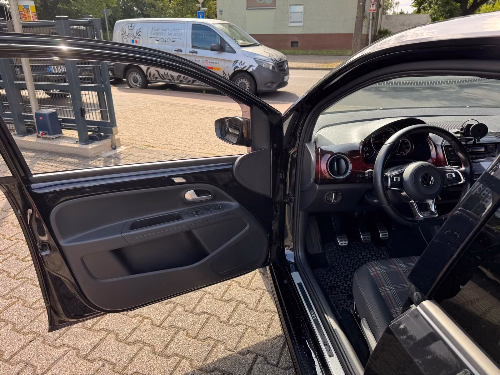 Volkswagen Up 1.0 TSI GTI, миниатюра 12