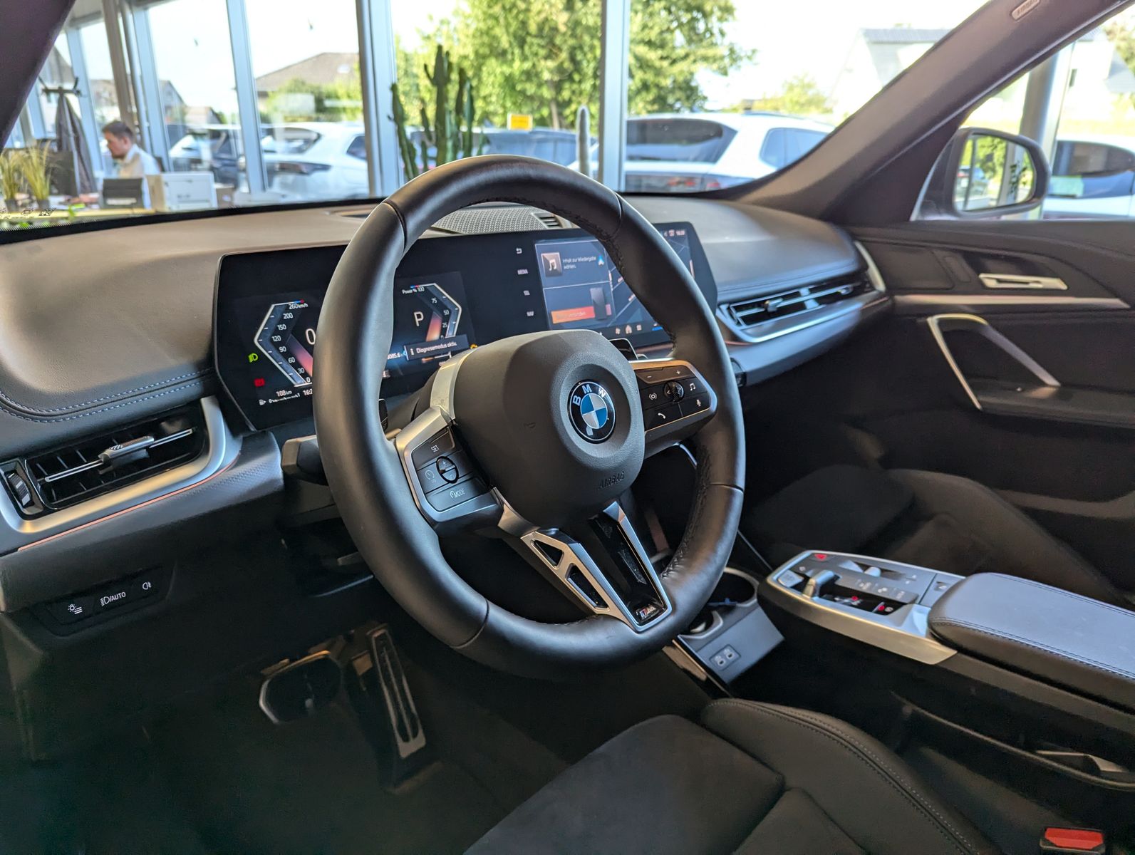 BMW X1 18 d M-Sport Pano Premium-Travel-Paket AHK - Image 22