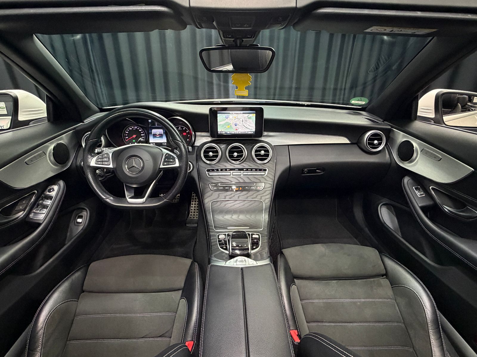 Fahrzeugabbildung Mercedes-Benz C 180 Cabrio |AMG-LINE|LED|RF-CAM|AUTOMATIK