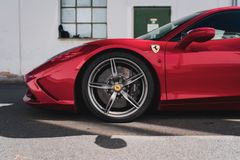 Fahrzeugabbildung Ferrari 458 Speciale *ROSSO FUOCO/CARBON/LIFT*