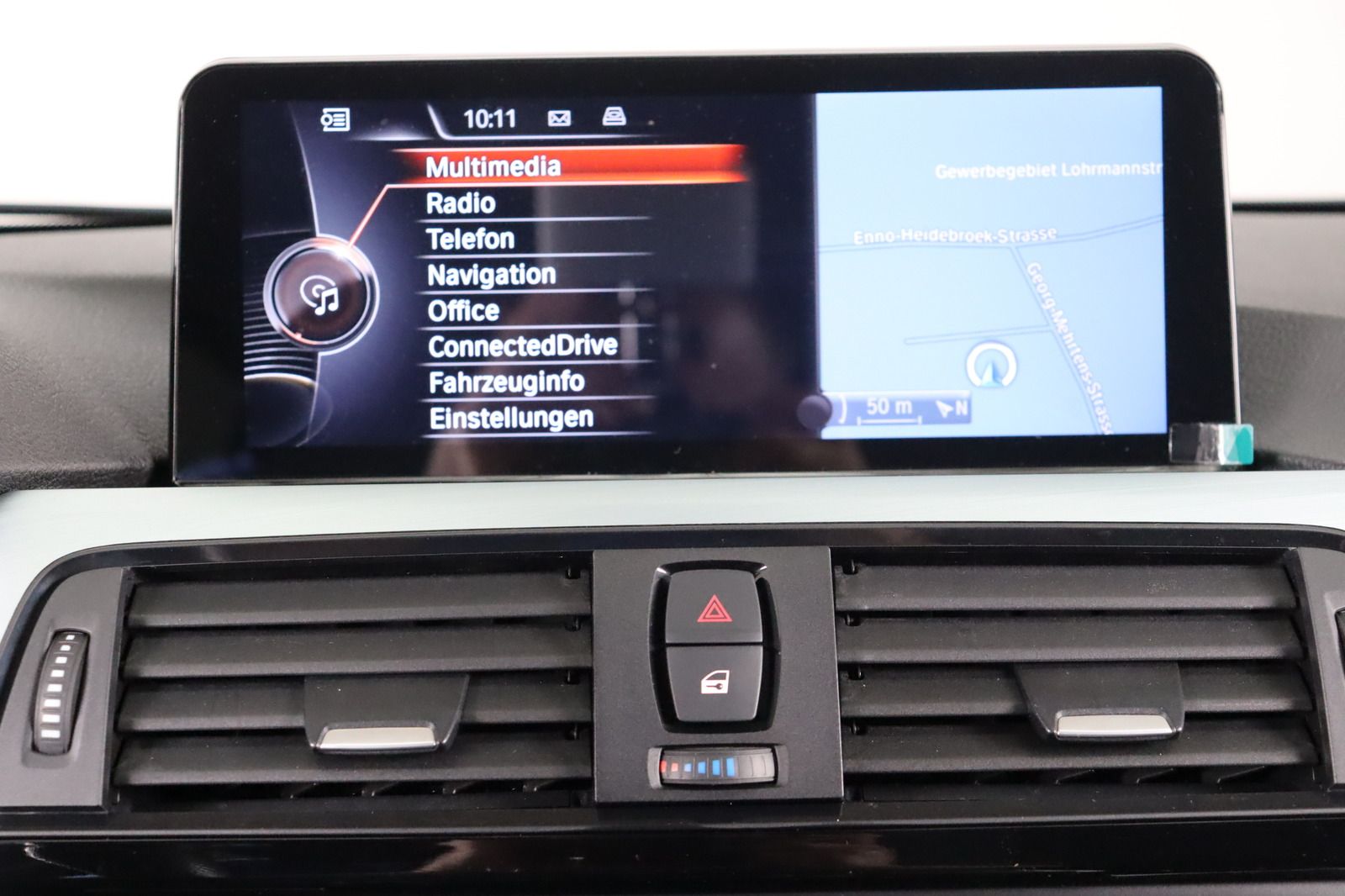 Fahrzeugabbildung BMW 330 d Touring  xDrive Sport Line