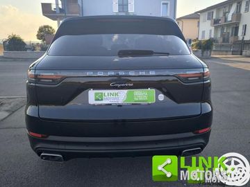 Porsche Cayenne - 3