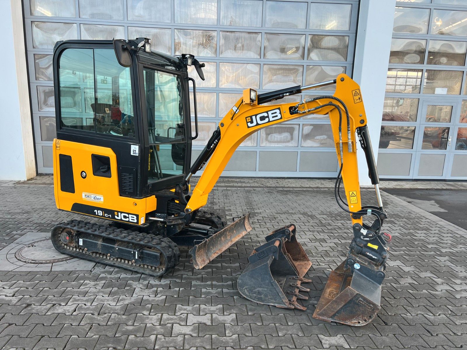 Fahrzeugabbildung JCB 19C-1 / nur 504h! / Powertilt / 2022