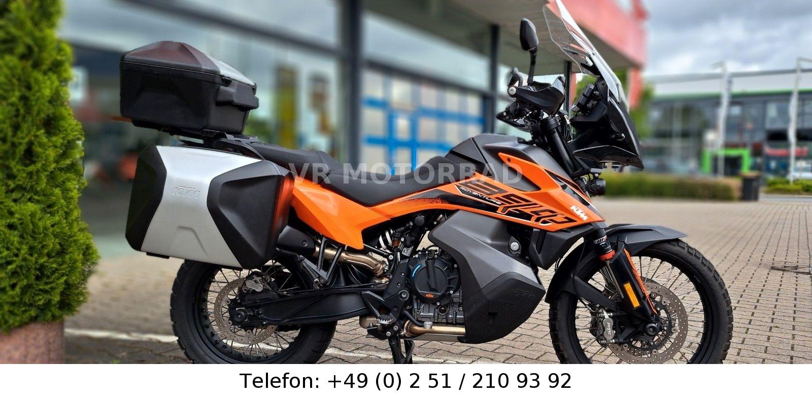 KTM 890 Adventure mit viel Zubehör