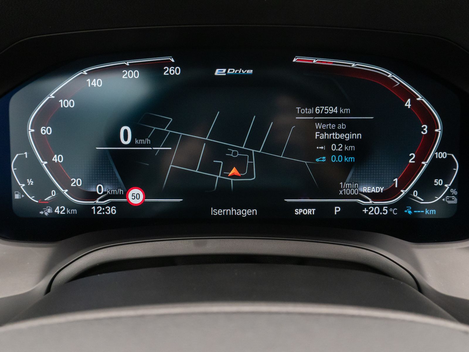 Fahrzeugabbildung BMW 320e  DAB CockPitPro Alarm Geschwindigkeitsreg
