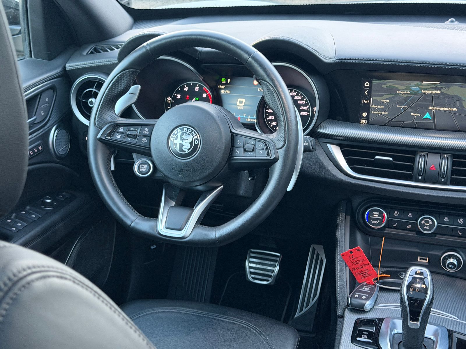 Fahrzeugabbildung Alfa Romeo Stelvio Veloce Q4/PANORAMA/H&K-SOUND/21''ZOLL