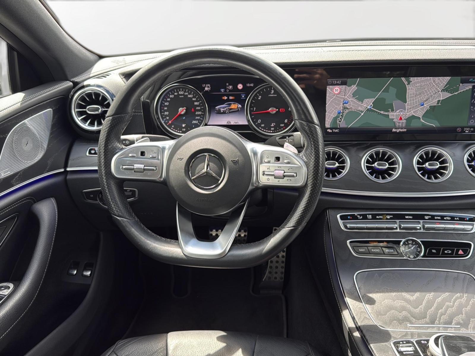 Mercedes-Benz CLS 300 d AMG LINE*15M JUNGE STERNE*AHK*360°*SD*