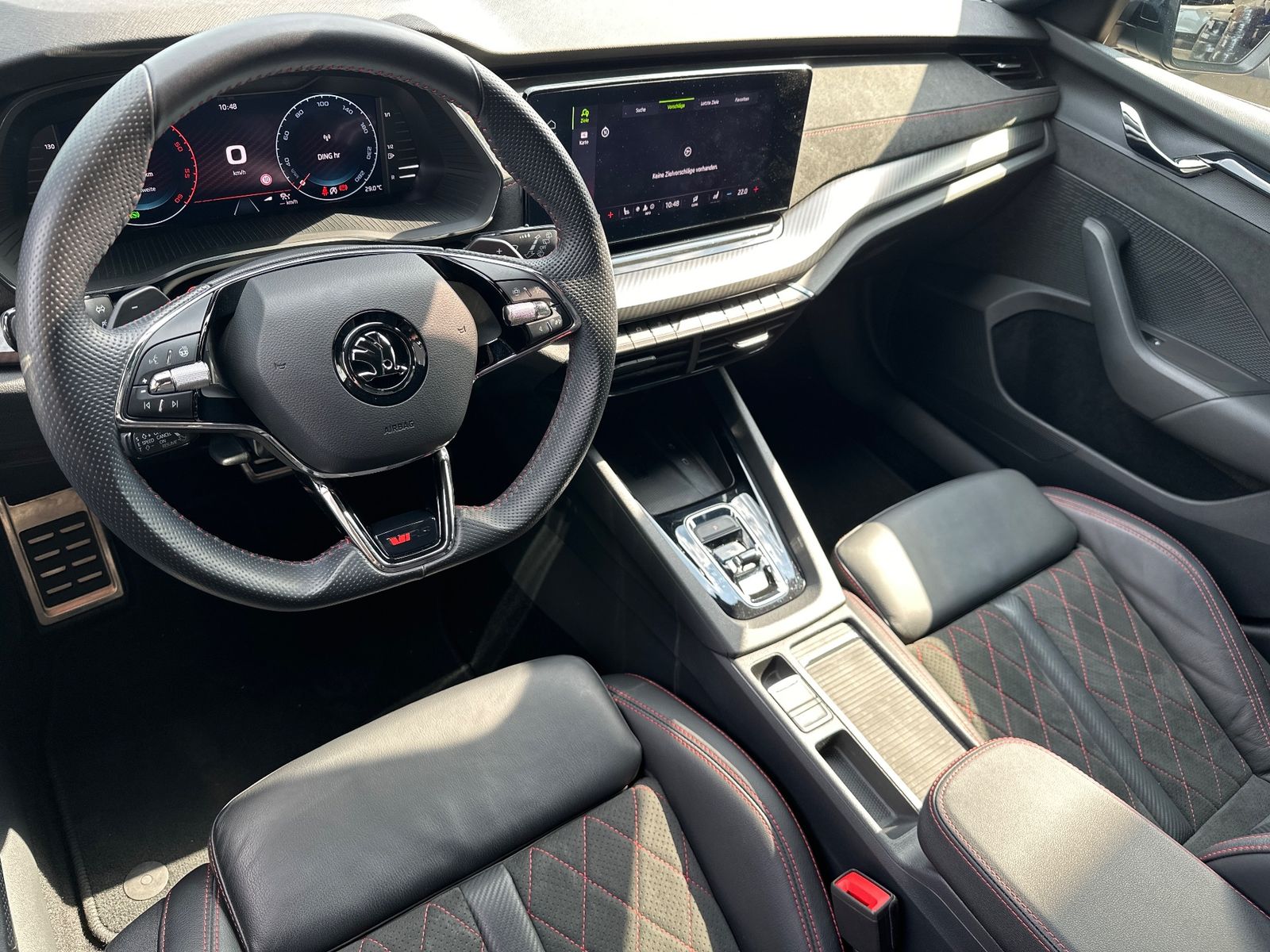Fahrzeugabbildung SKODA Octavia Combi RS Plus NAV+MATRIX+AHK+ACC+HUD+1HD