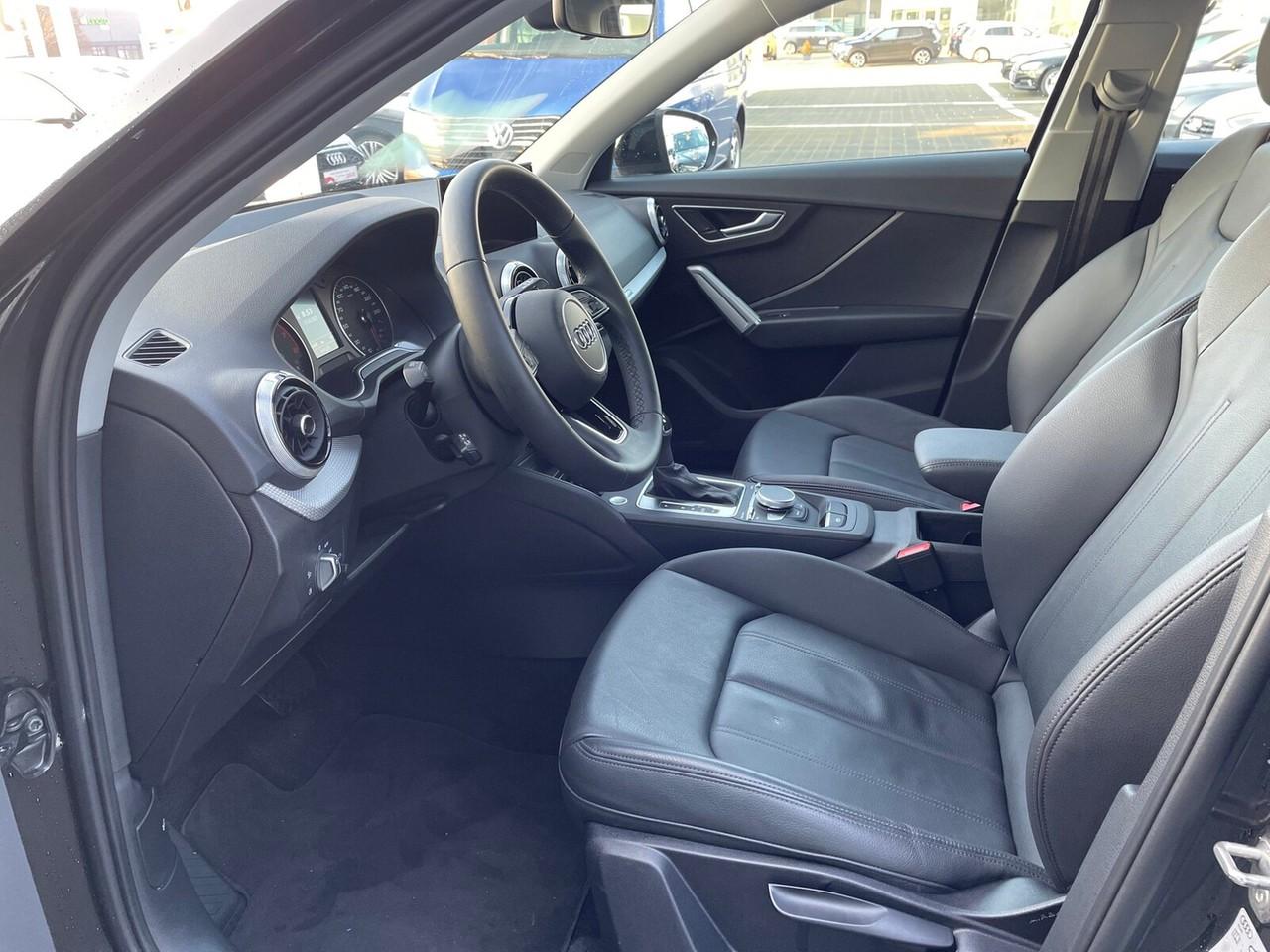 Audi Q2 35 TFSI S tronic advanced  Navi LED Leder PDC