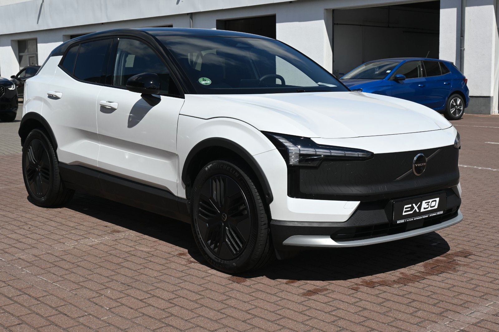 Fahrzeugabbildung Volvo EX30 CC Twin Motor Performance AWD Ultra*ACC
