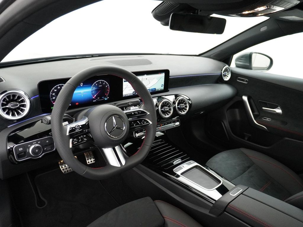 Mercedes-Benz A 180 Star Edition AMG Line | Panorama - Schiebe