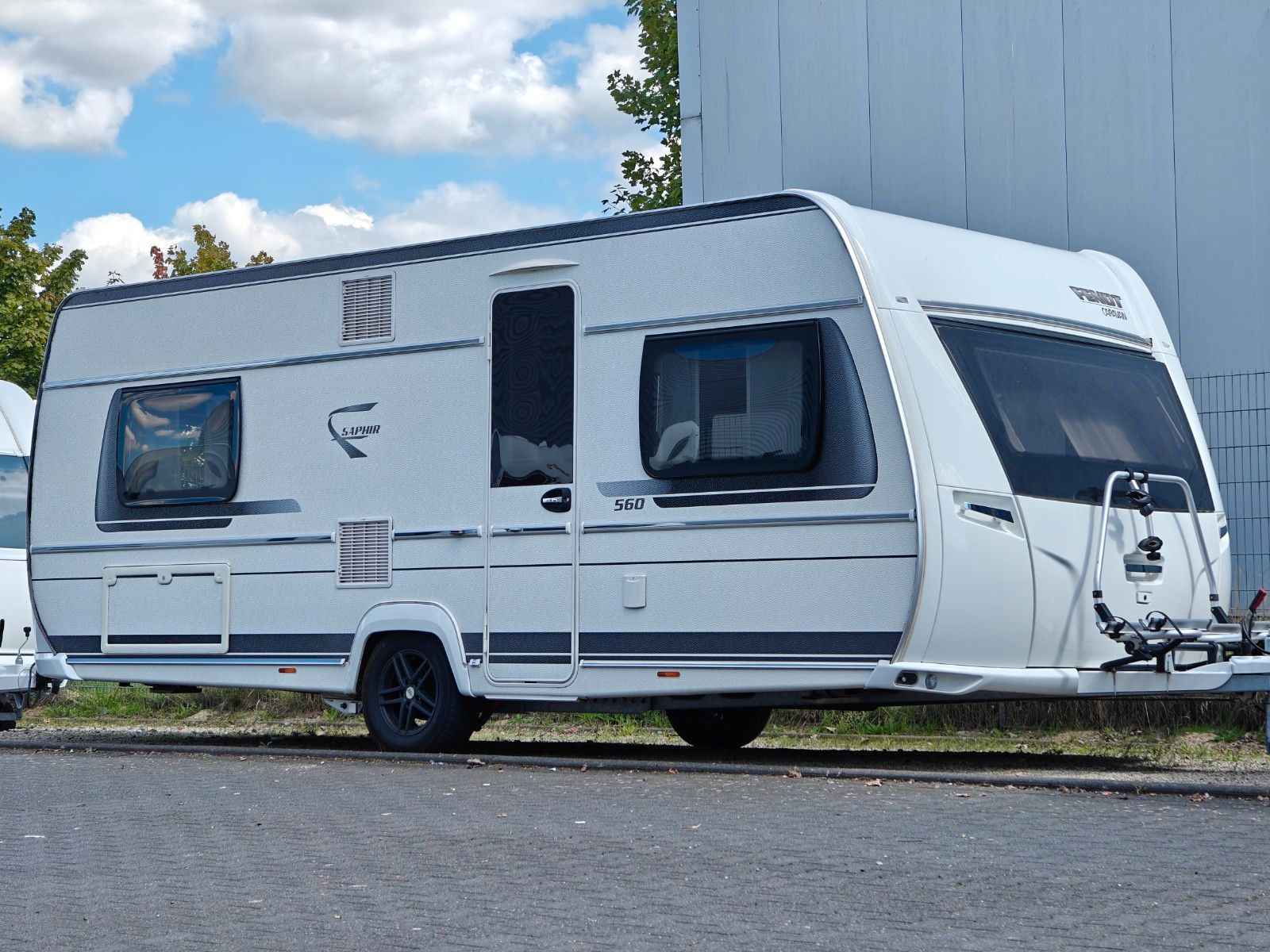 Fahrzeugabbildung Fendt Saphir 560 SF - Mover, Backofen, Citywasser -