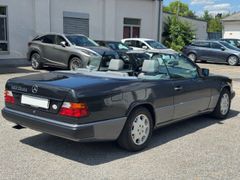 Fahrzeugabbildung 300 ECoupeCabrio300CE-24