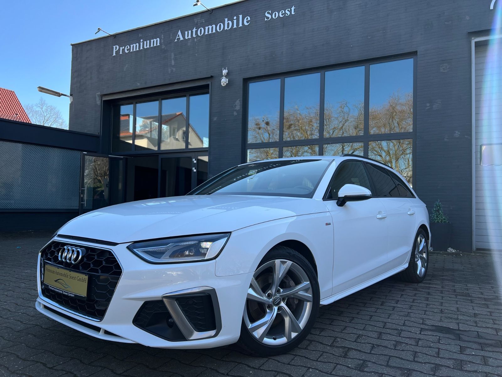 Audi A4 - 1
