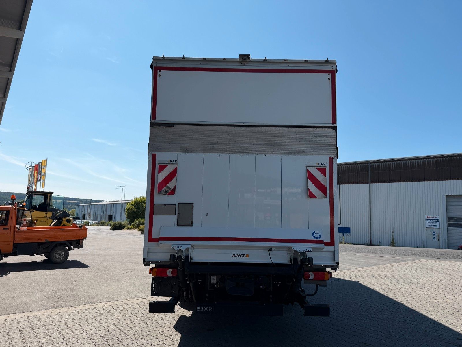 Fahrzeugabbildung Iveco Eurocargo ML160E32/P LBW Bär 1.500kg Abbiegeassi - mit KI generiert/bearbeitet
