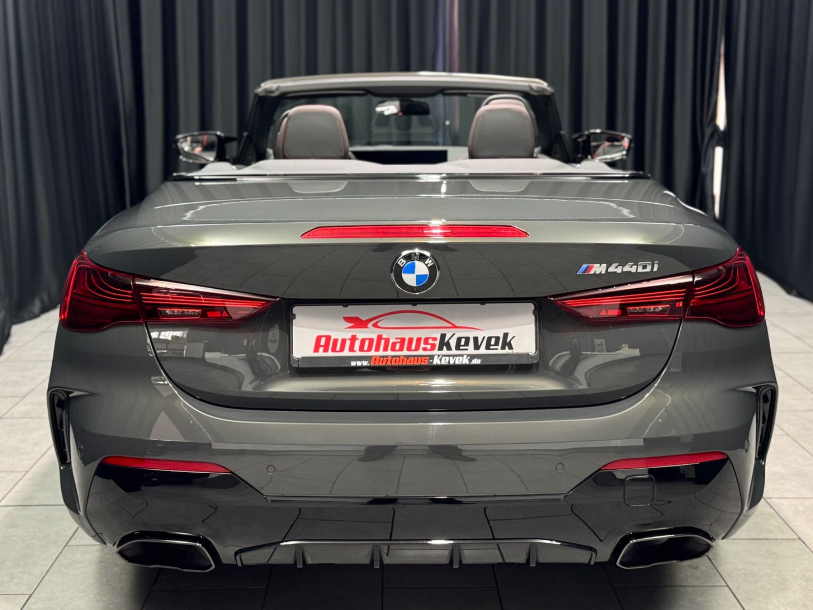Fahrzeugabbildung BMW M440i Cabrio xDrive|INDIVIDUAL|H&K|LEDER|FACELIF