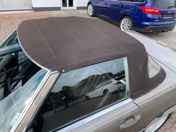 Mercedes-Benz SL 560