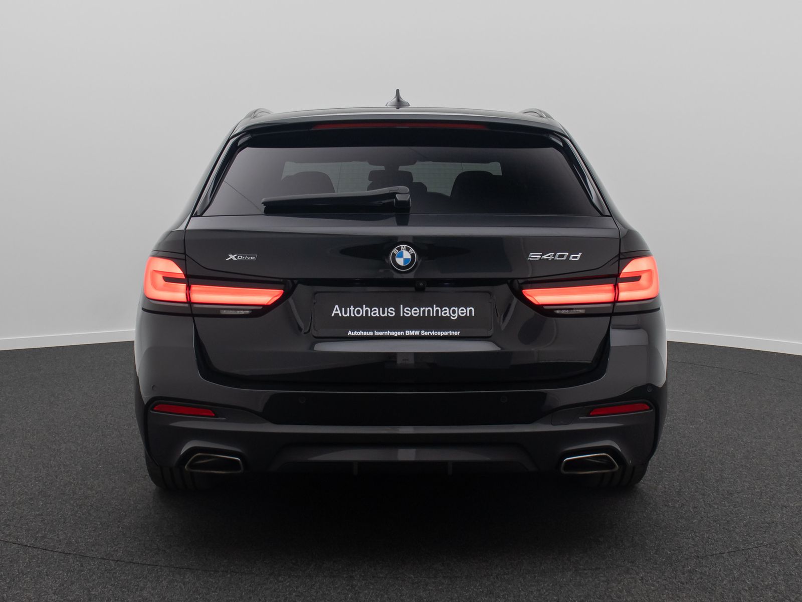 Fahrzeugabbildung BMW 540d xD M Sport DAB HUD DisplayKey Panorama HiFi