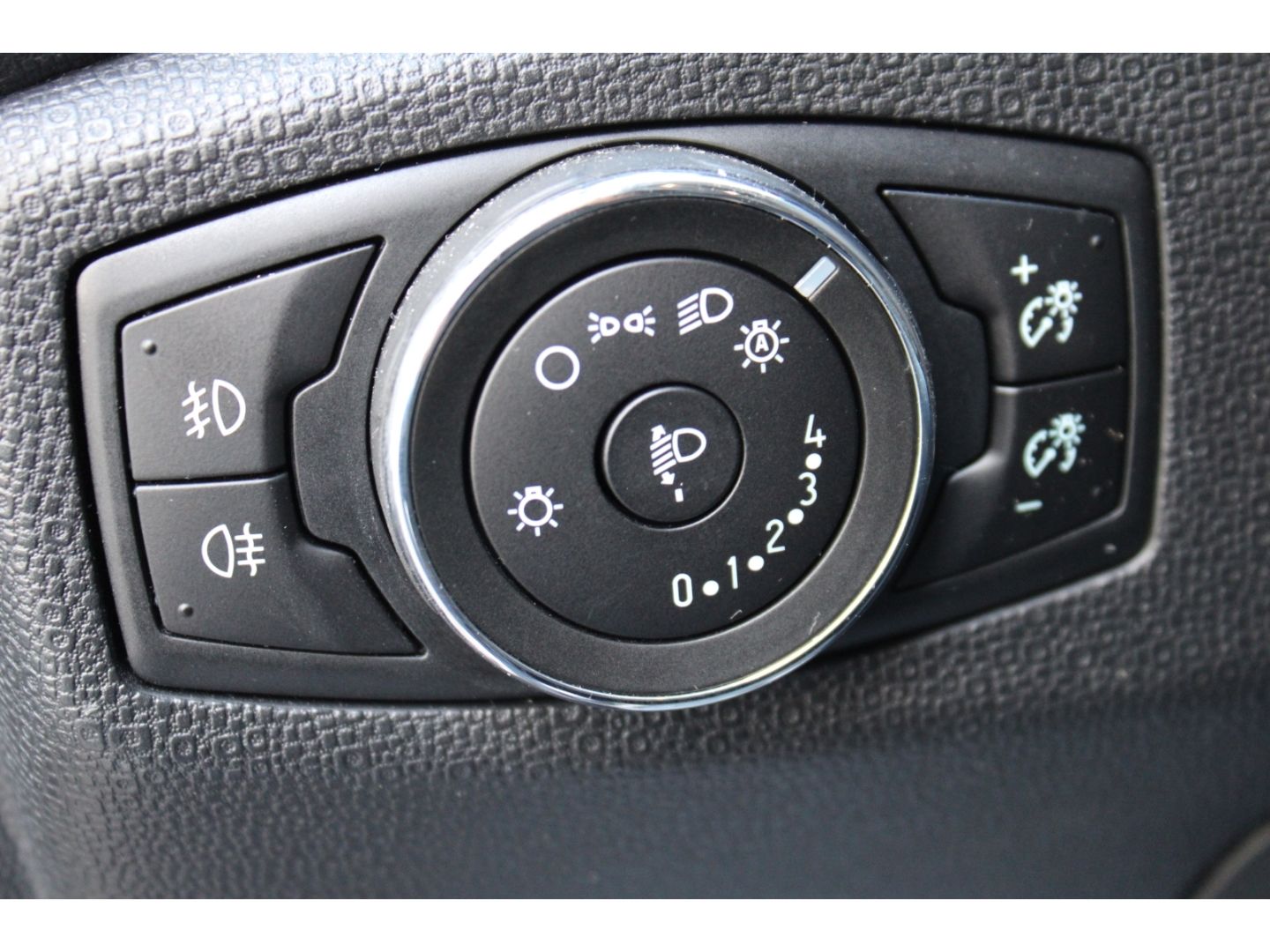 Fahrzeugabbildung Ford EcoSport Titanium WiPa RFK Tempomat  Android Aut