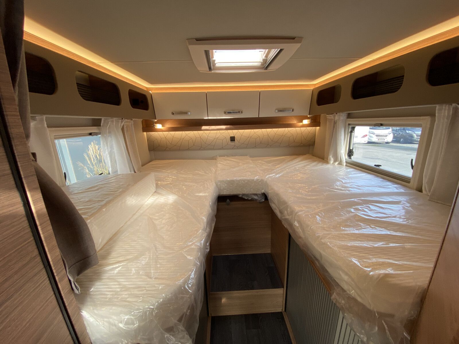 Fahrzeugabbildung Weinsberg CaraCompact MB EDITION PEPPER 640 MEG