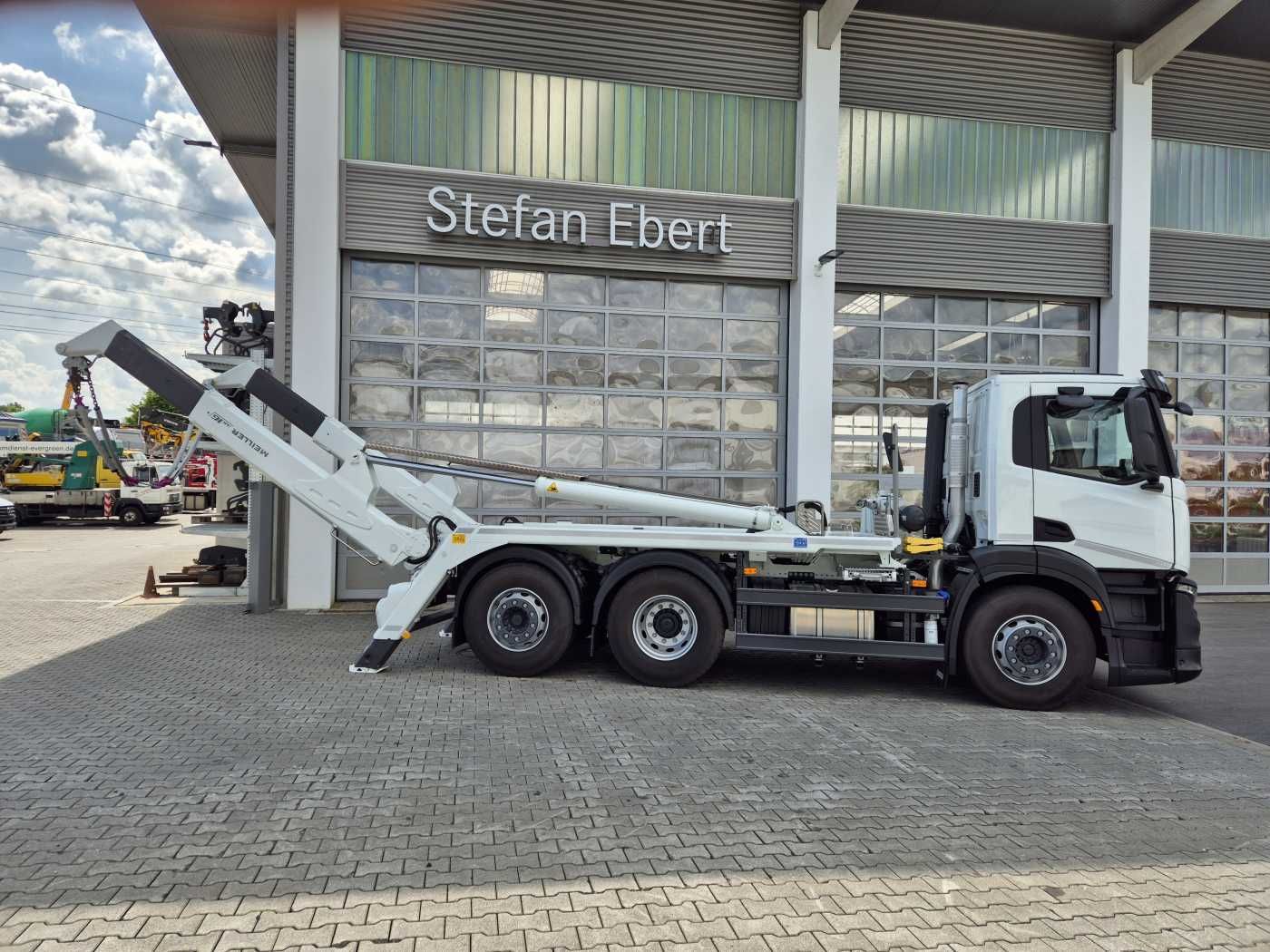Fahrzeugabbildung Iveco X-Way AD280X42Y/PS Meiller AK 16.T Funk Intarder
