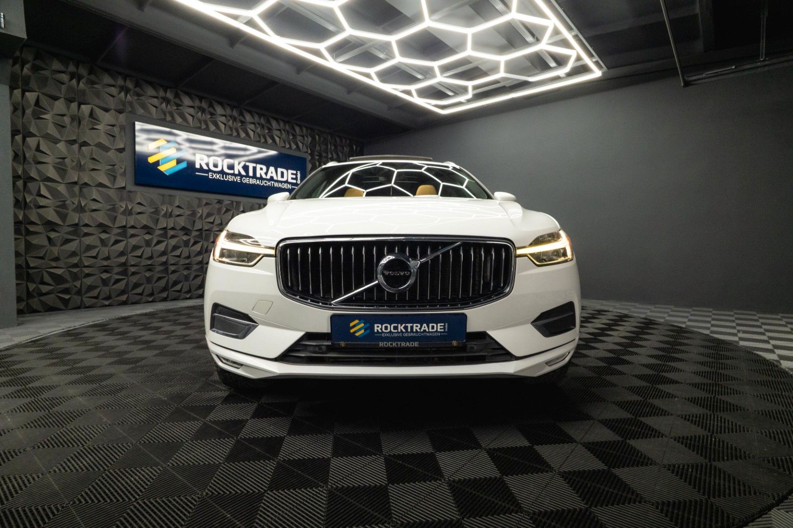 Fahrzeugabbildung Volvo XC60 T5 Inscription AWD | ACC | Pano | H&K | LED
