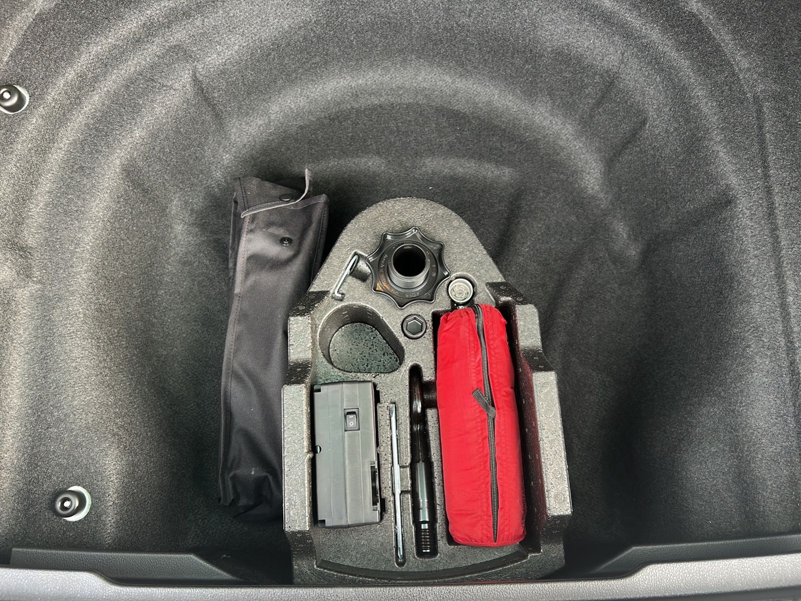 Fahrzeugabbildung Volkswagen Passat Variant Business TDI DSG LED ACC SHZ Rear