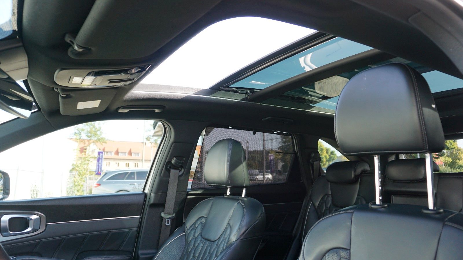 Fahrzeugabbildung Kia Sorento Platinum 4WD,Pano,Kamera,Navi,Leder,Bose