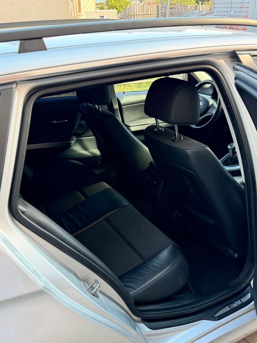 BMW 318 2009 — photo 7