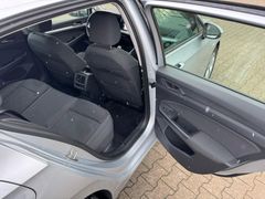 Fahrzeugabbildung Volkswagen Golf VIII Lim. Life Navi Sitzh ACC Lane Massage