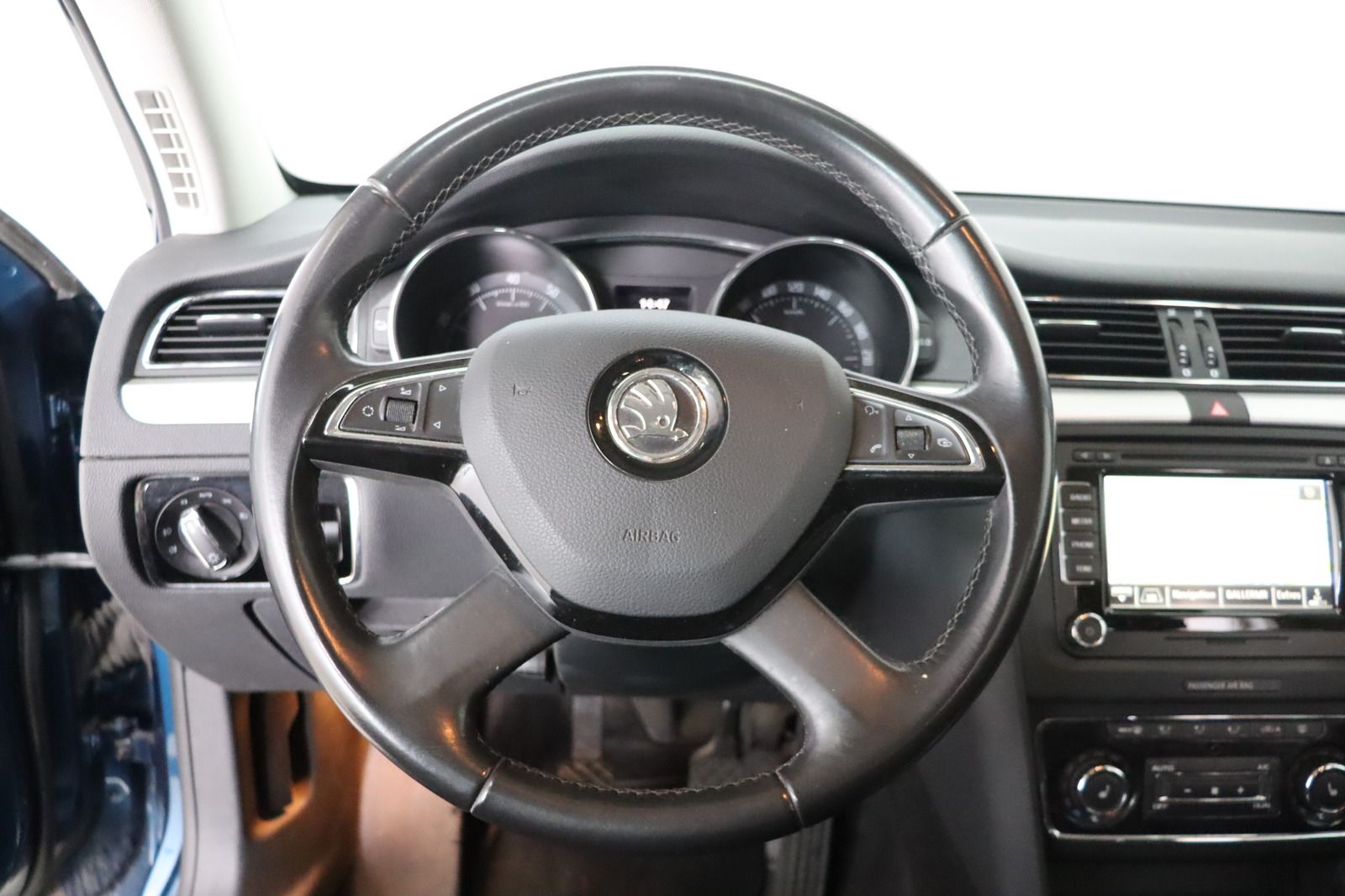 Fahrzeugabbildung SKODA Superb * Memory * Alcantara * PDC