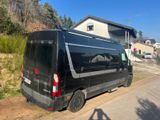 Renault AHORN VAN Black Edition