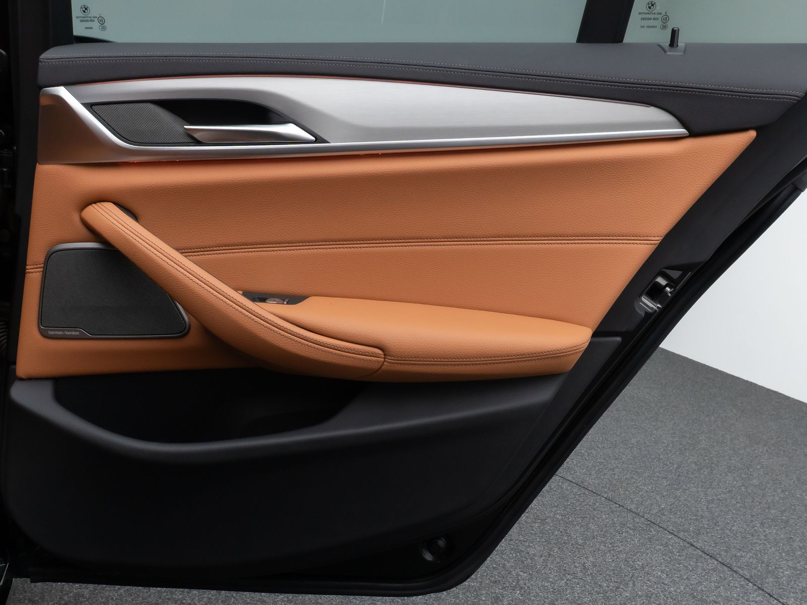 Fahrzeugabbildung BMW 520d xD LuxuryLine Panorama Laser TV HUD DAB H/K