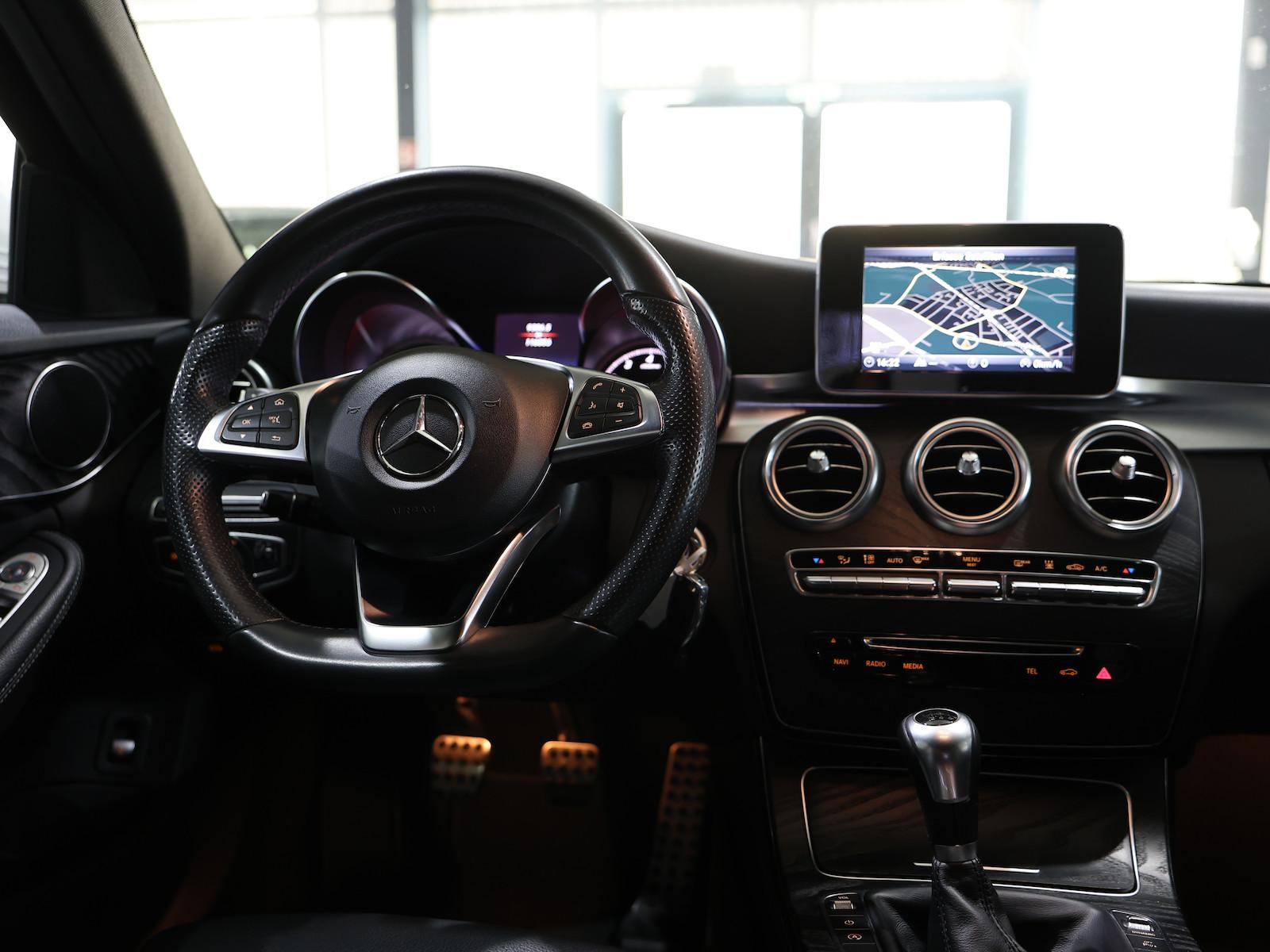 Mercedes-Benz C 180 CGI LIMOUSINE AMG-LINE STYLING VOLL-LEDER