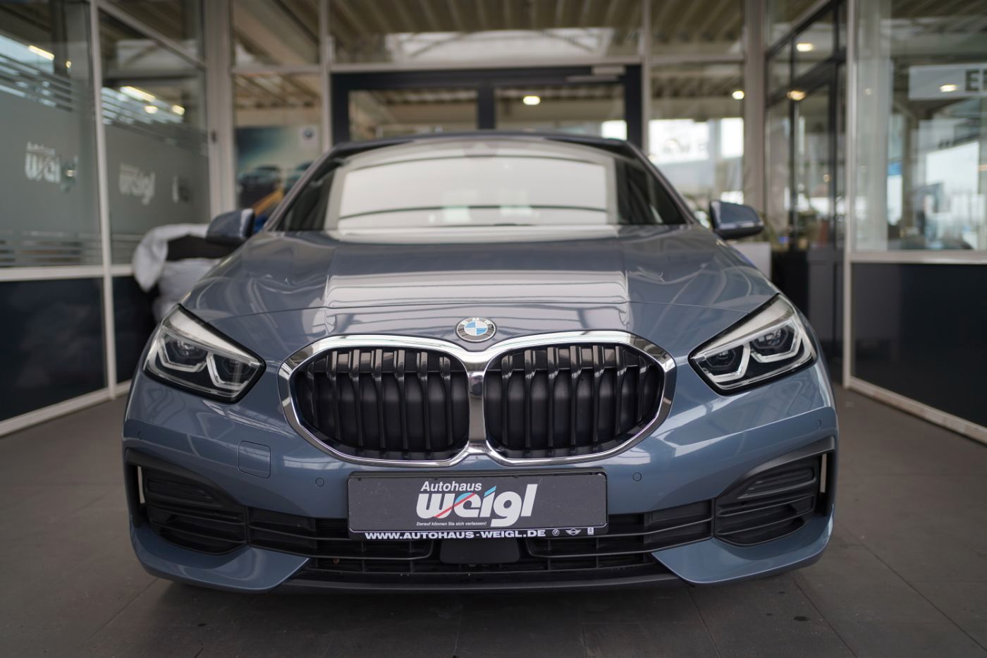 Fahrzeugabbildung BMW 118iA Advantage +LiveCockpitProf+Multi-Sport-Len