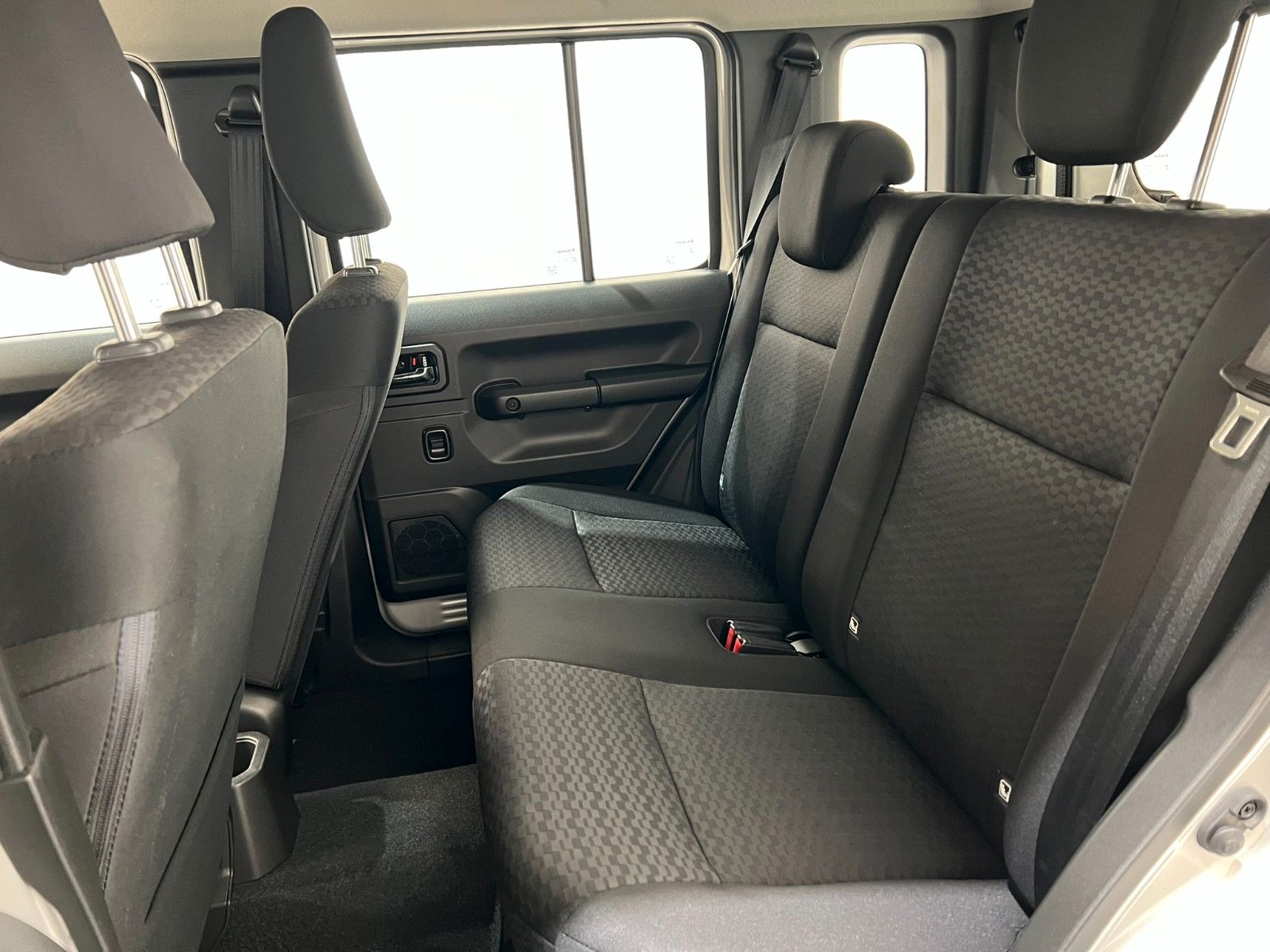 Fahrzeugabbildung Suzuki RTR Jimmy - 4/5 Türer / Offroad Edition