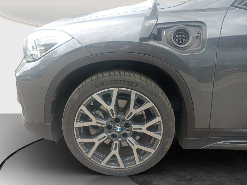 Fahrzeugabbildung BMW X1  xDrive25e  Sport Line