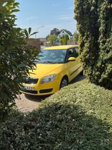 Skoda Fabia 1.2l 51 kW Ambiente Klima - Skoda Fabia: Gelb