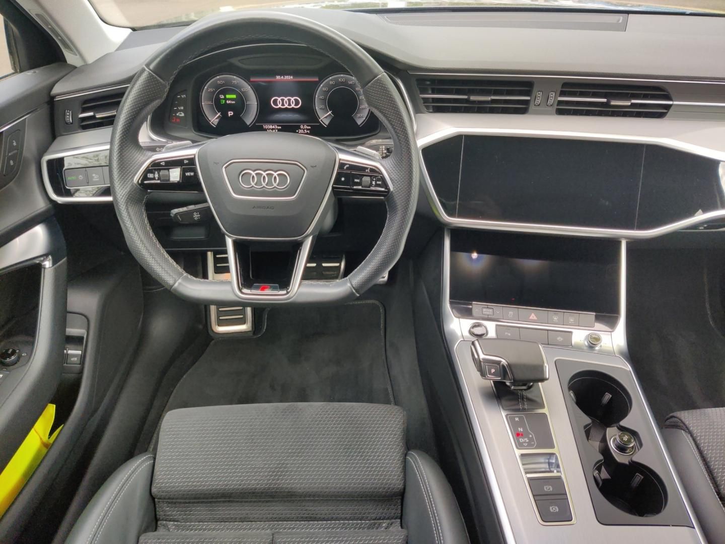 Fahrzeugabbildung Audi A6 Avant TFSI e Sport 55 e quattro Sline Matrix