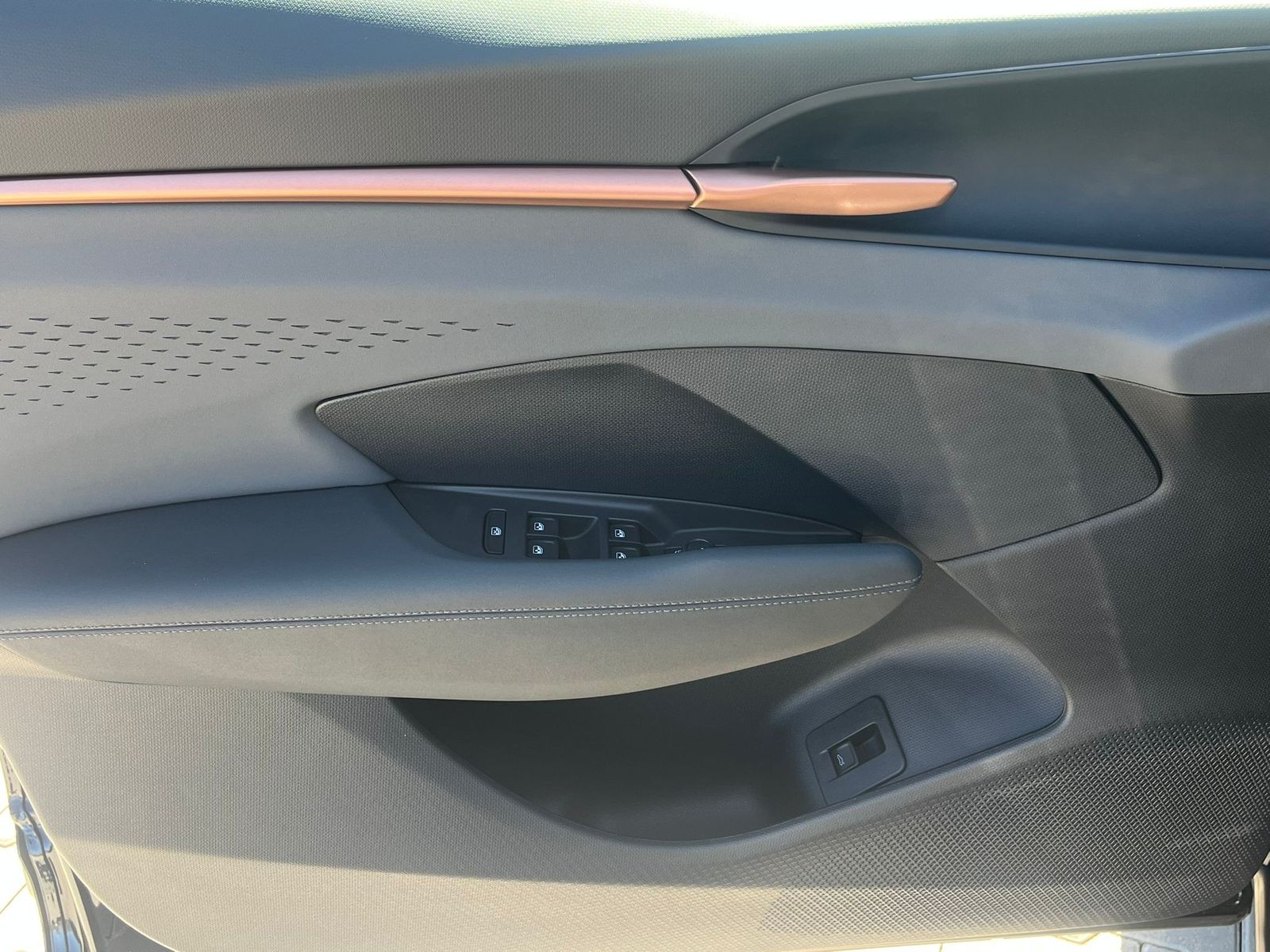 Immagine del veicolo CUPRA Terramar 1.5 eTSI Dinamica Edge package HUD 19"