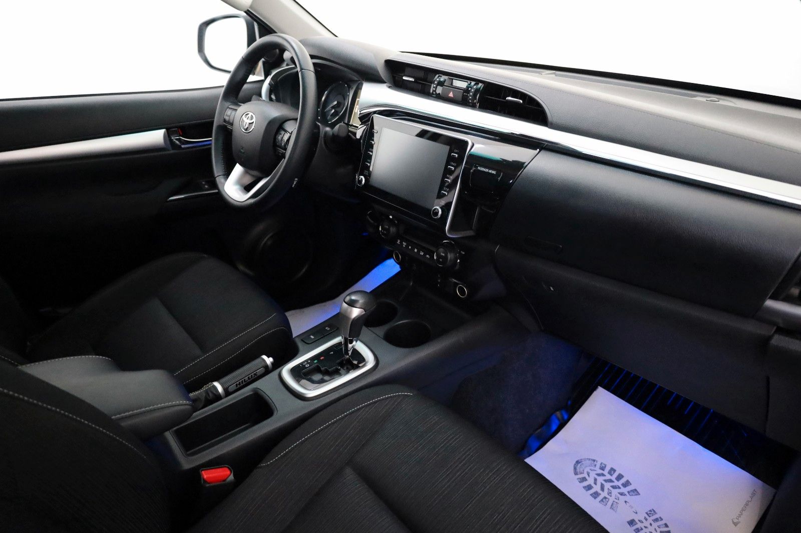 Fahrzeugabbildung Toyota Hilux 2.8 Executive,Navi,LED,Rollo,Rollbügel,AHK