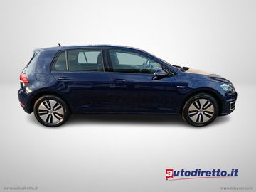 Volkswagen Golf - 8