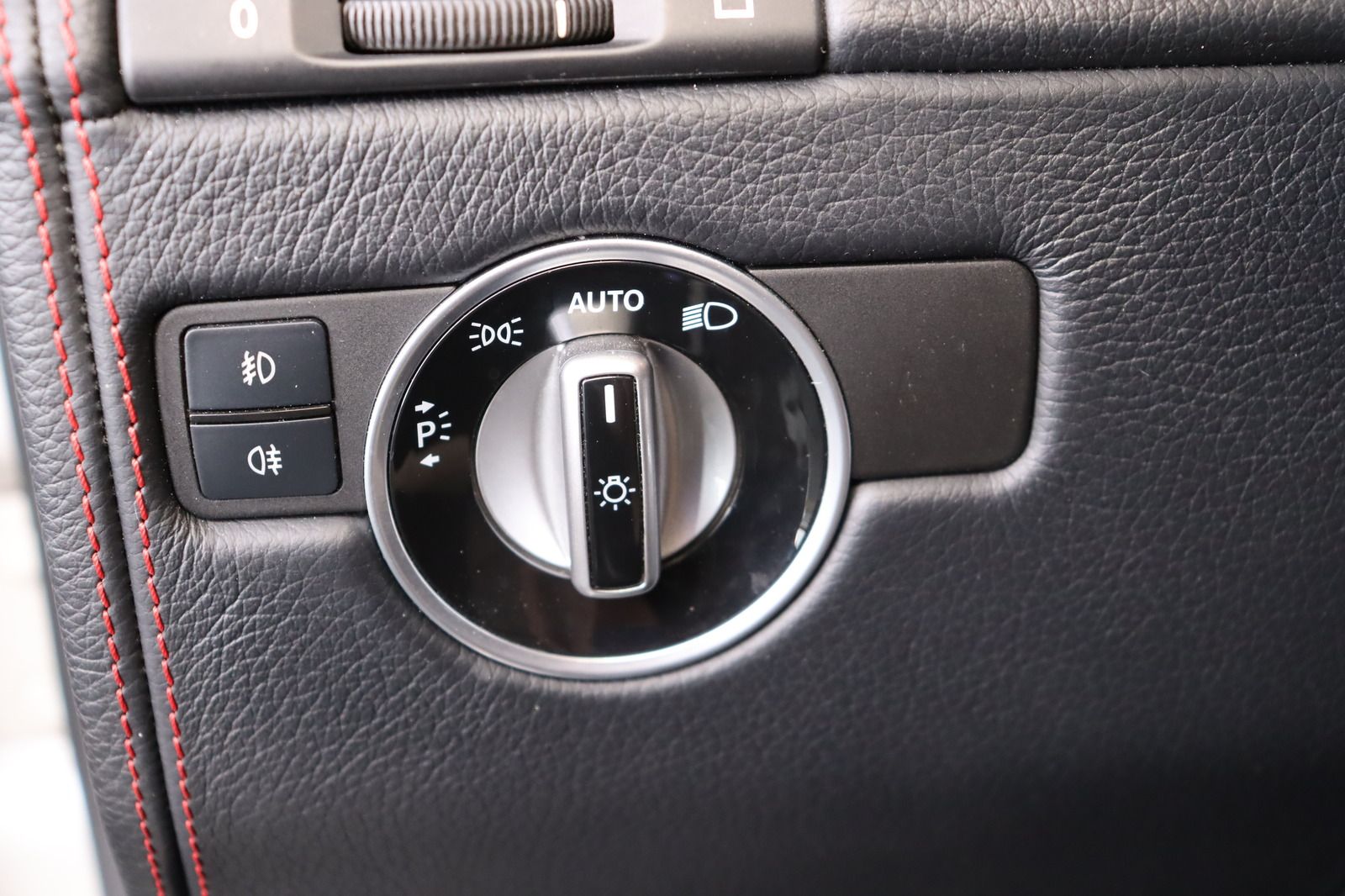 Fahrzeugabbildung Mercedes-Benz G 350 BlueTEC DESIGNO DIS * H&K 4x Sitzhzg. Navi