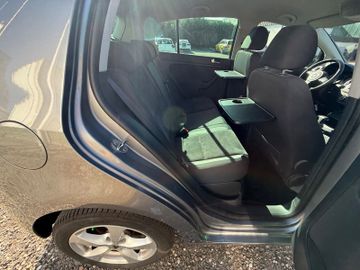 Volkswagen Golf - 10
