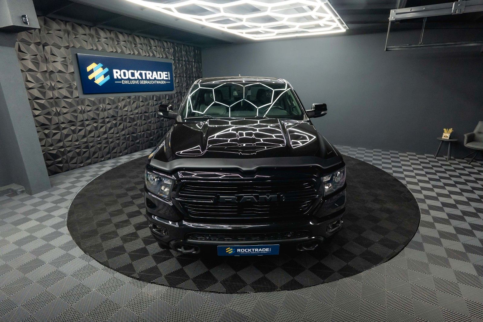 Fahrzeugabbildung Dodge RAM 5.7 V8 HEMI 4x4 BLACK *LPG 200L*Unfallfrei*
