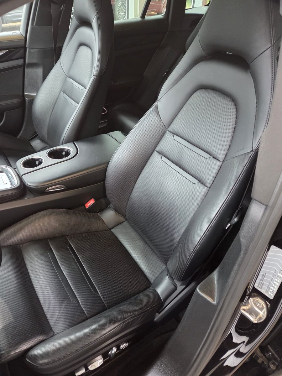 Fahrzeugabbildung Porsche Panamera Sport Turismo 4 E-Hybrid/VOLLAUSTATTUNG