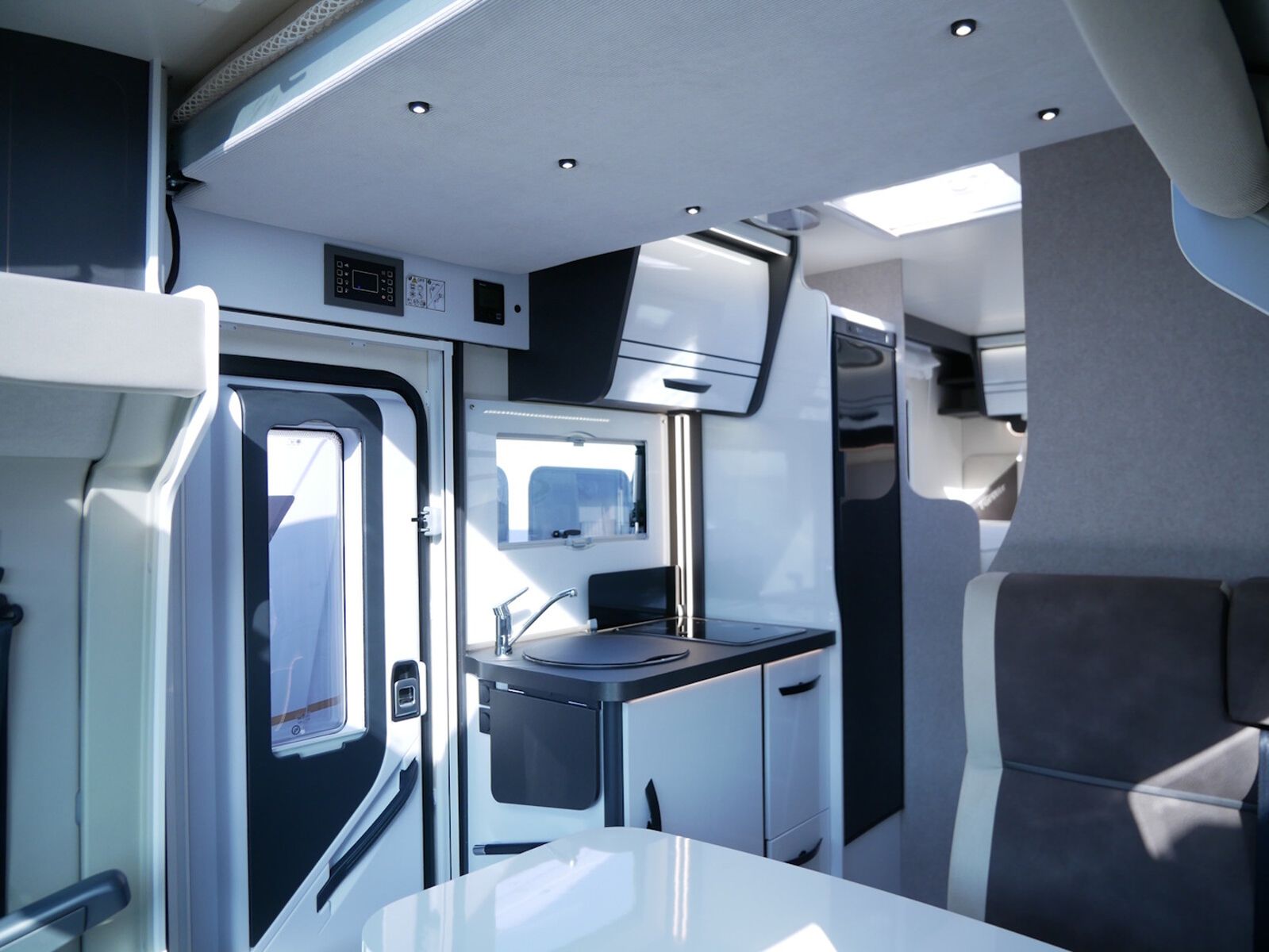 Fahrzeugabbildung Forster T FT669EB 8670,- EUR Sondernachlass / Pioneer