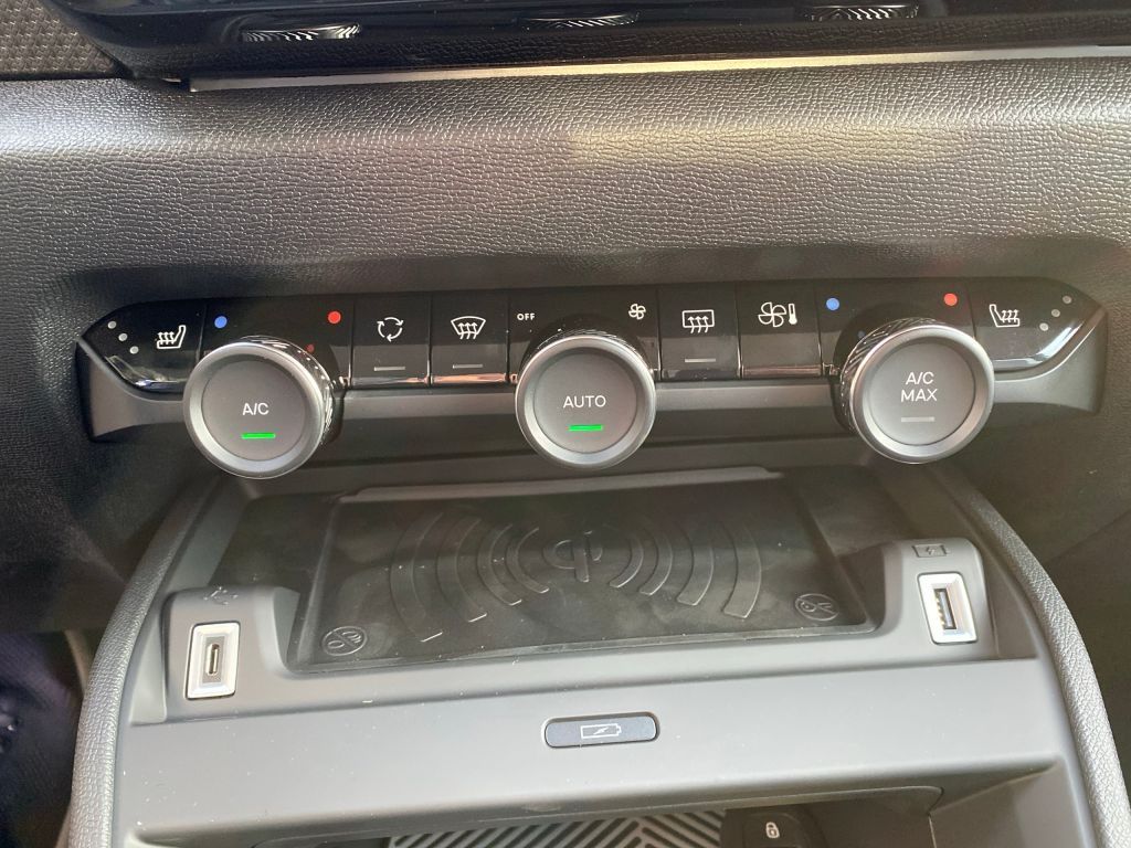 Fahrzeugabbildung Citroën C4 PureTech 130 *Automatik* MAX *beh. Frontsch*