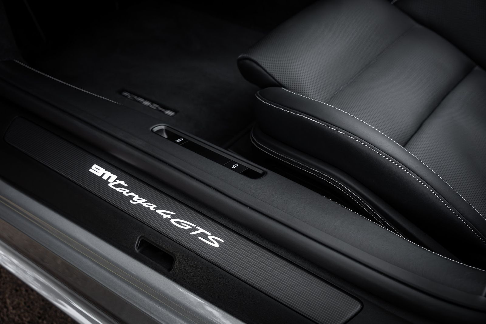 Fahrzeugabbildung Porsche 911 992 .2 Targa 4 GTS T-Hyb. BURMESTER|LIFT|930