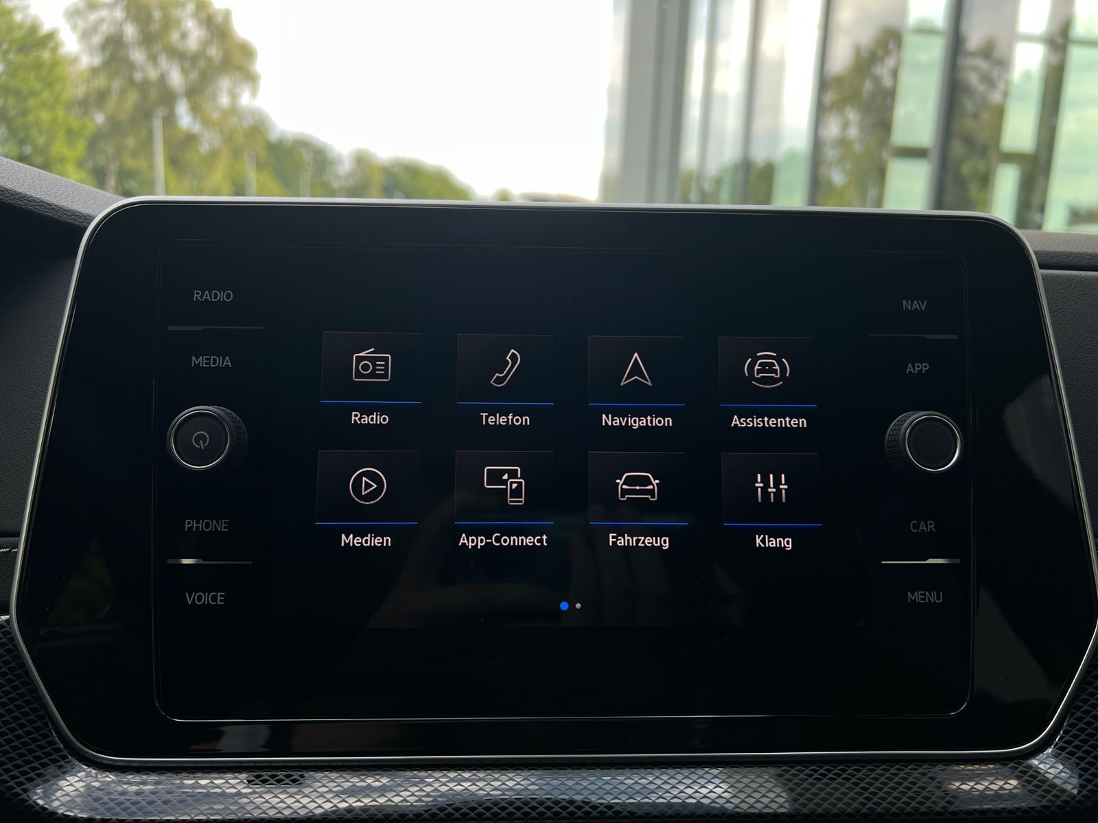 Fahrzeugabbildung Volkswagen T-Cross R-Line 1.5 TSI DSG *AHK, IQ.LIGHT, ACC,